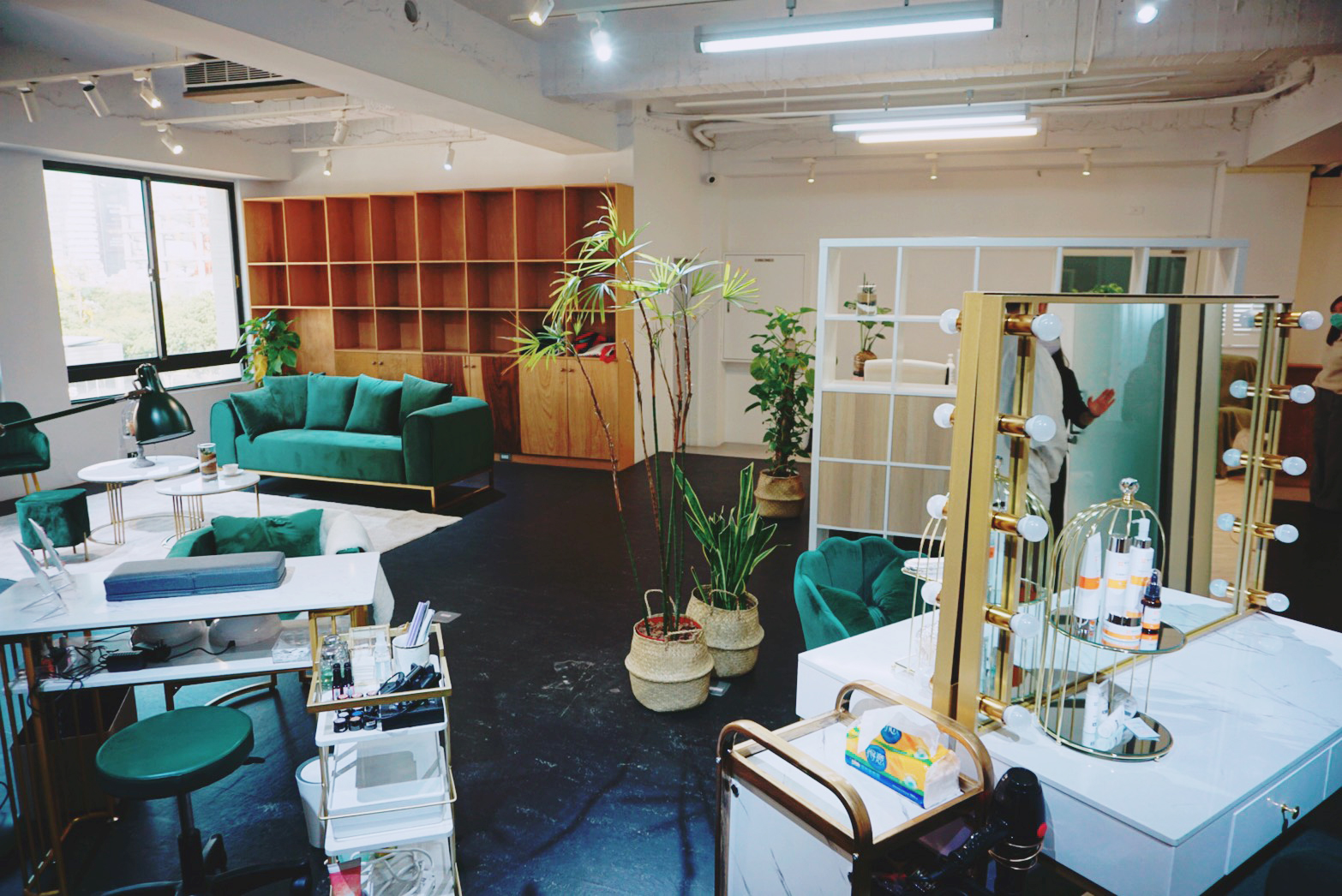 【勤美誠品全新美感裝潢】時租日租分租美甲美睫網拍直播主