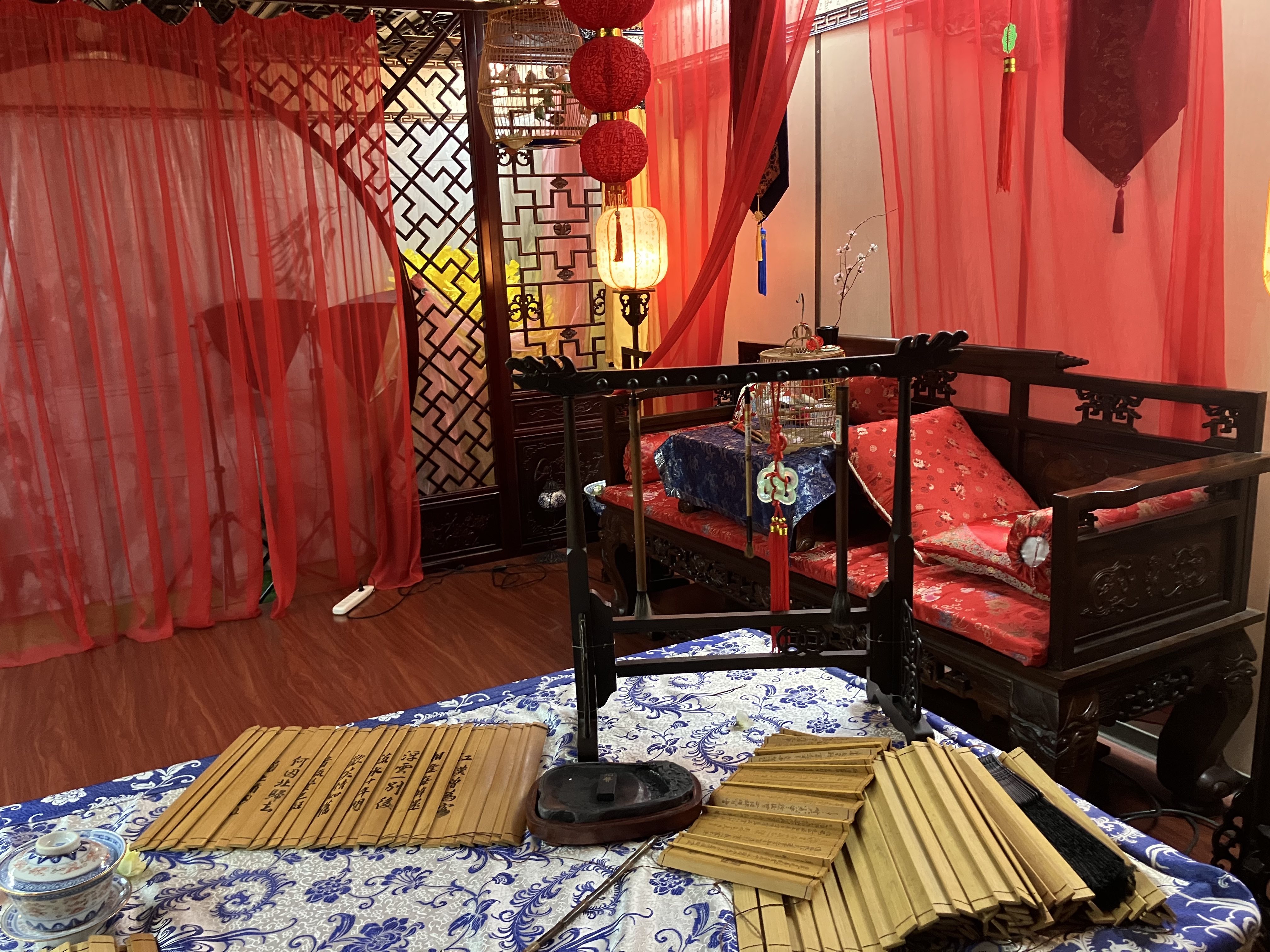 一拳打死熊中式攝影棚